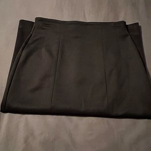 Black A-Line Stretch Skirt New York & Company Size 6 Only wore once